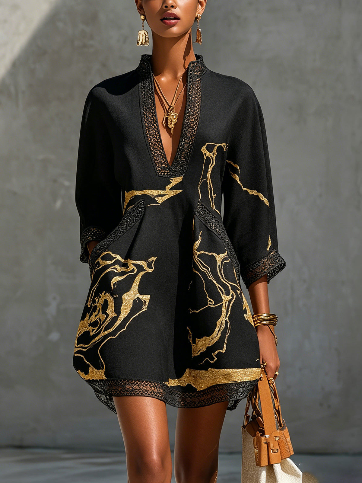 LUCÍA - Vestido negro mini con mármol dorado y escote V