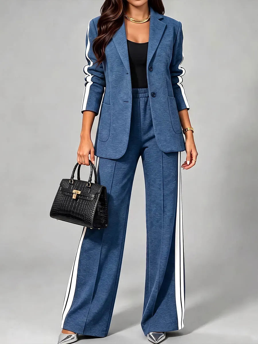 GRETA - Traje azul de mujer con rayas laterales